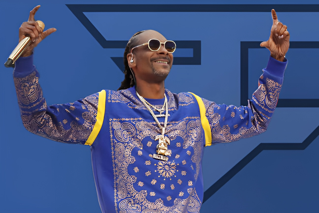 Americký rapper Snoop Dogg ponese olympijskou pochodeň