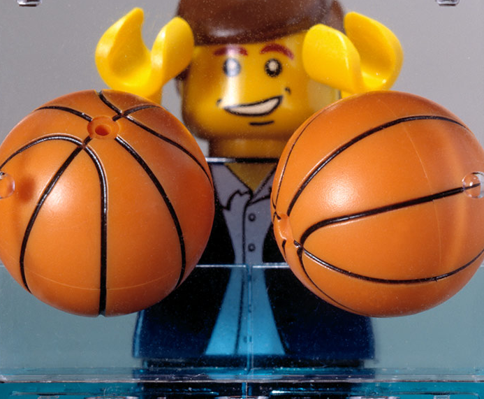 Lego figure of Jeff Koons by artists John Cake and Darren Neave. Source: hyperallergic.com