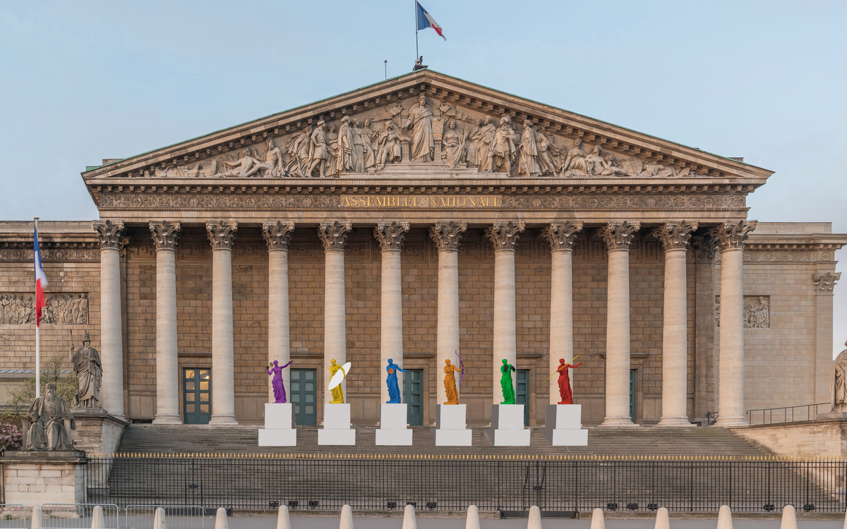 Installation La Beauté et le Geste in Front of the French National Assembly, 2024, source: Facebook Assemblée nationale