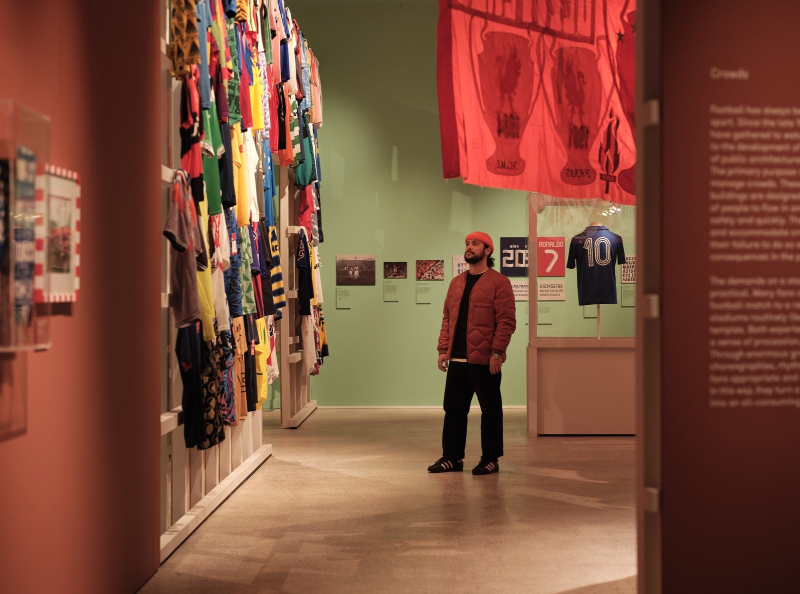 The exhibition shows many historical and contemporary football jerseys. Photo: Felix Speller, source: Design Museum